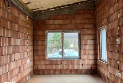 Casă cu 3 camere în Băița - 5
