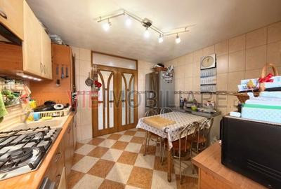 Apartament cu 4 camere decomandat, mobilat în 13 Septembrie - 9