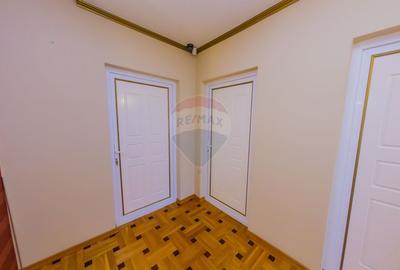 Casă cu 7 camere cu Teren 1000 Mp în Exterior Sud - 17