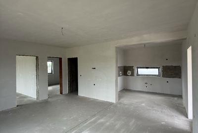 Casă cu 3 camere cu Canalizare în Joița - 2