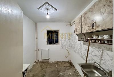 Apartament cu 3 camere decomandat în 9 Mai