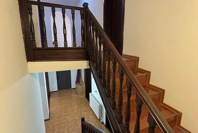 Casă cu 5 camere cu Teren 500 Mp în Malu - 2