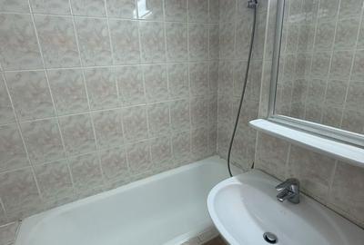 Apartament cu 3 camere decomandat în 9 Mai - 7