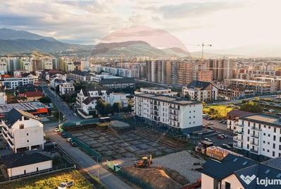 Apartament cu 5 camere decomandat în Tractorul - 2