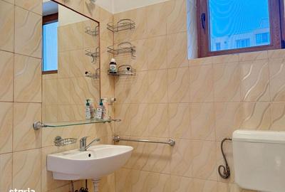 Casă cu 7 camere cu Canalizare în Florilor - 8