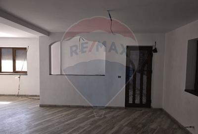 Casa / Vila cu 4 camere de vanzare in zona Periferie - 11