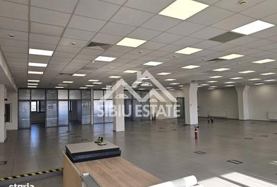 Spațiu comercial, de 580 mp, în Central - 9