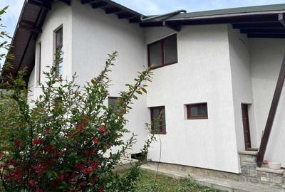 Casă cu 4 camere în Central - 3