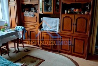 Apartament cu 3 camere semidecomandat, mobilat în Dristor
