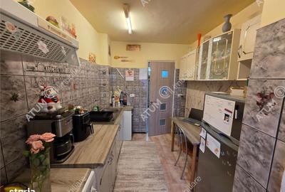 Apartament cu 3 camere decomandat în Cristian - 8
