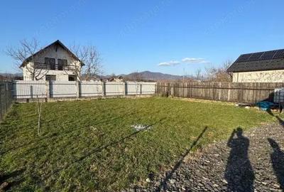 Casă cu Teren 670 Mp în Săsar - 2