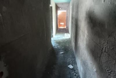 Casă cu 6 camere cu Teren 512 Mp în Apollo - 9