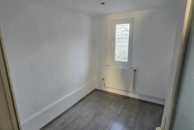 Spațiu comercial, de 200 mp, în Central - 4