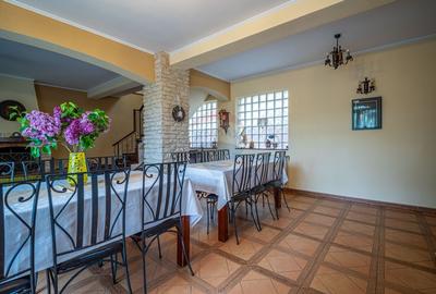 Proprietate deosebita de vanzare in Busteni - Pensiune + Duplex - 28