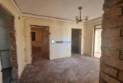 Casa de vanzare cu 4 camere si anexe in Fagaras. - 19