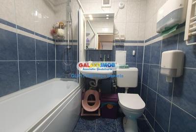 Vanzare 3 camere decomandat, Bdul 1 Decembrie - Scoala 82 - 12