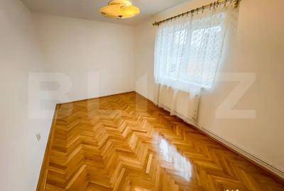 Apartament cu 4 camere semidecomandat în 22 Decembrie - 1