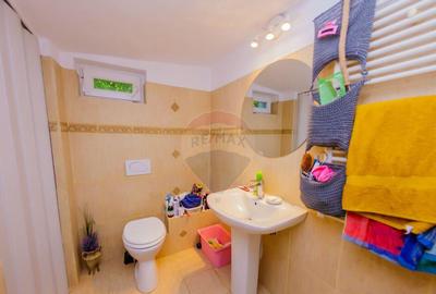 Casa eleganta in zona exclusivista, cu priveli?te d... - 16