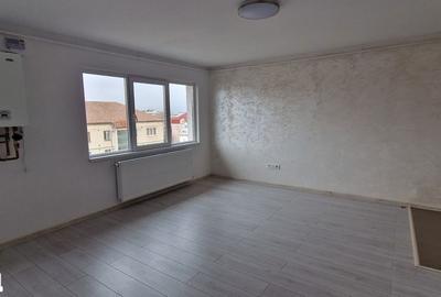 Apartament cu 4 camere în Central - 1
