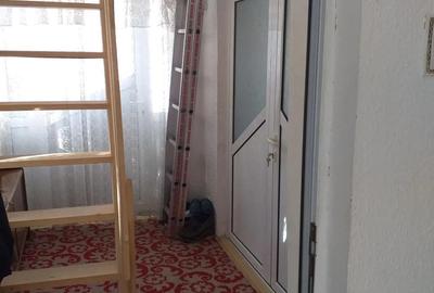 Casă cu 5 camere cu Teren 1122 Mp în Cocorăștii Caplii