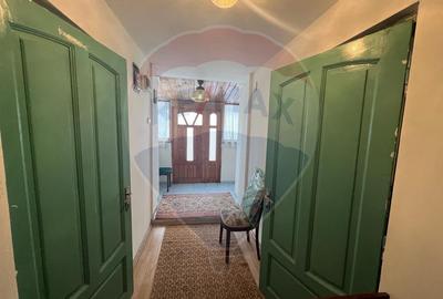 Casă cu 3 camere cu Teren 1768 Mp în Călimănești - 9