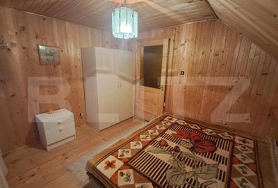 Casă cu 4 camere cu Teren 240 Mp în Central