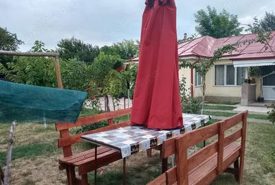 Casă cu 4 camere cu Teren 2300 Mp în Central - 1