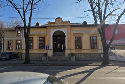 Casă cu 11 camere cu Canalizare în Ultracentral - 50