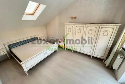 Casă cu 8 camere cu Teren 800 Mp în Bucium