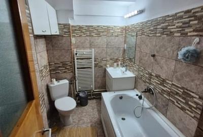 Hala Centrala- Etaj intermediar-Bloc 1987 - 5