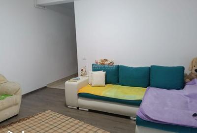 Apartament cu 2 camere decomandat în Km 5 - 5