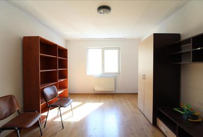 Garsonieră decomandată în Dâmbul Rotund