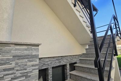 Apartament cu 4 camere decomandat, mobilat în Central - 2