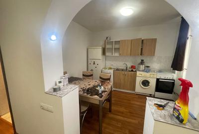 Apartament cu 2 camere semidecomandat în Micro 8 - 13