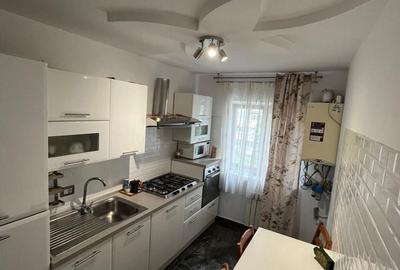 Apartament cu 3 camere decomandat în Obor - 2