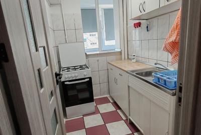 Garsonieră decomandată în Titan - 2