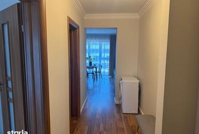 Apartament cu 2 camere, mobilat în Tractorul - 1