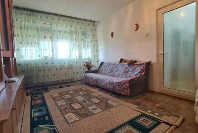 Apartament cu 2 camere semidecomandat, mobilat în Micro 16 - 9