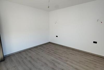 Casă cu 3 camere cu Teren 220 Mp în Vest - 15