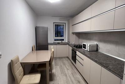 Apartament cu 3 camere decomandat în Exterior Vest - 2