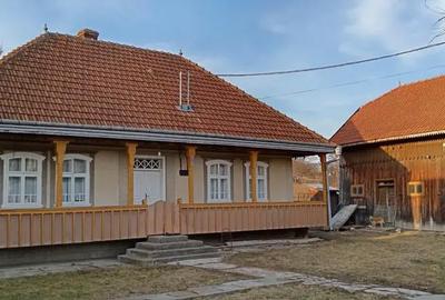 Casă cu 5 camere cu Teren 3500 Mp în Arbore - 1