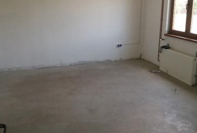 Spațiu comercial, de 400 mp, în Central - 9