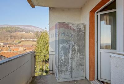 Apartament cu 3 camere decomandat, mobilat în Central - 23