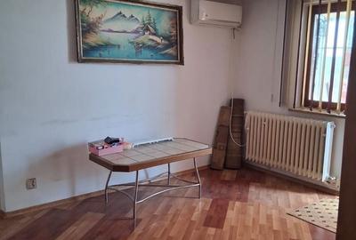 Apartament cu 3 camere decomandat în Central - 1