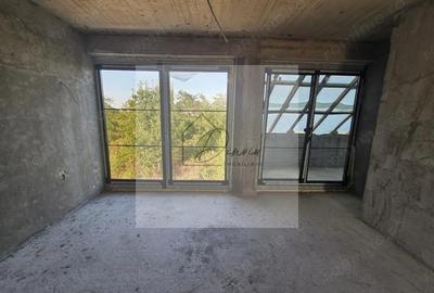 Casă cu 5 camere cu Teren 325 Mp în Nord