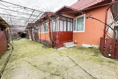 Casă cu 6 camere cu Canalizare în Mehala - 13