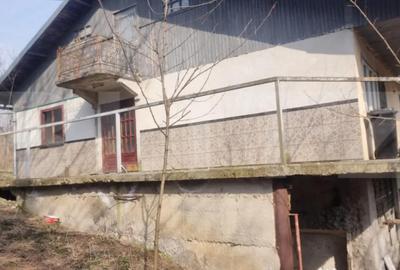 Casă cu 4 camere cu Teren 750 Mp în Poiana - 11