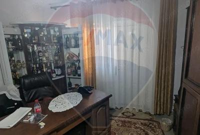 Casă cu 5 camere cu Teren 1459 Mp în Est - 1