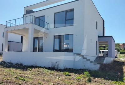 Casa  120 mp utili, terase  panoramice 40 mp, garaj - 3