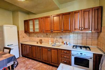 Proprietar vand vila d+p+e+m cu o suprafata generoasa de 540 mp construiti, teren amplu de 950 mp - 6